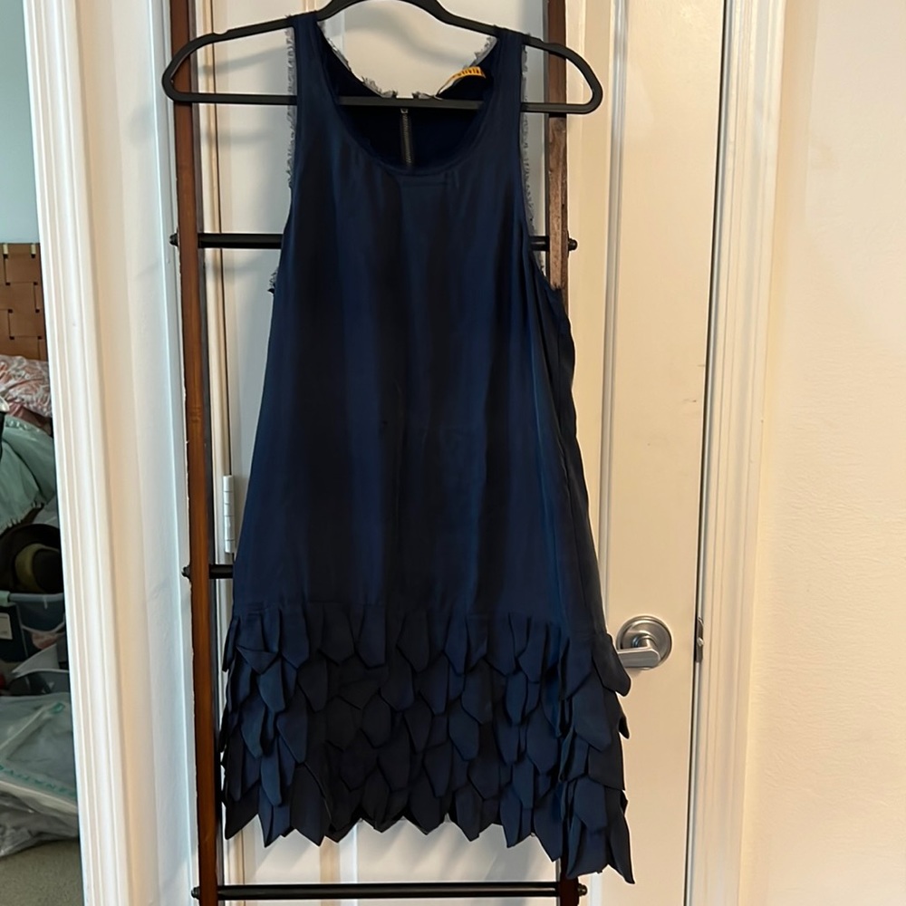 Gorgeous Alice + Olivia Size 2 Navy Blue Silk Dress